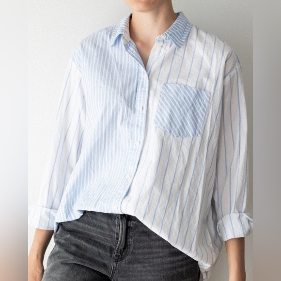 GAP Light Blue and White Striped Shirt - Picture 1 of 6